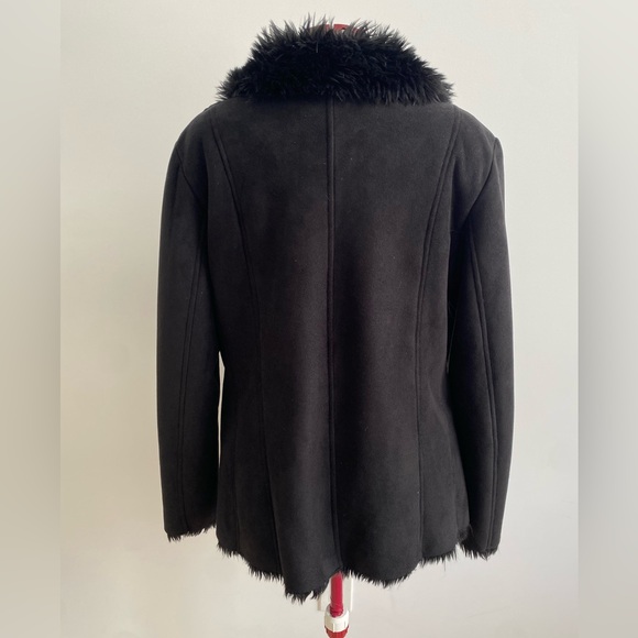 Liz Claiborne Black Blazer with Faux Fur Collar - Picture 4 of 6